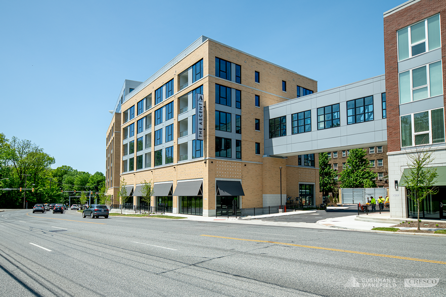 12301 Cedar Rd, Cleveland Heights, OH en alquiler - Foto del edificio - Imagen 3 de 5