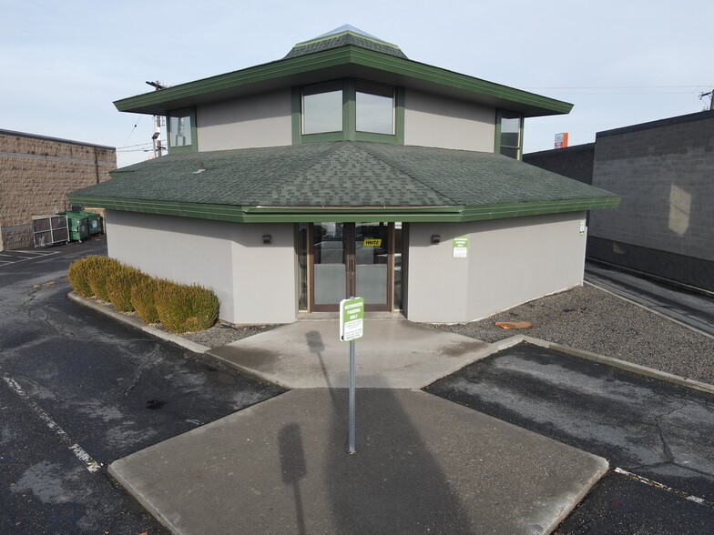 2626 W Kennewick Ave, Kennewick, WA en venta - Foto del edificio - Imagen 2 de 28