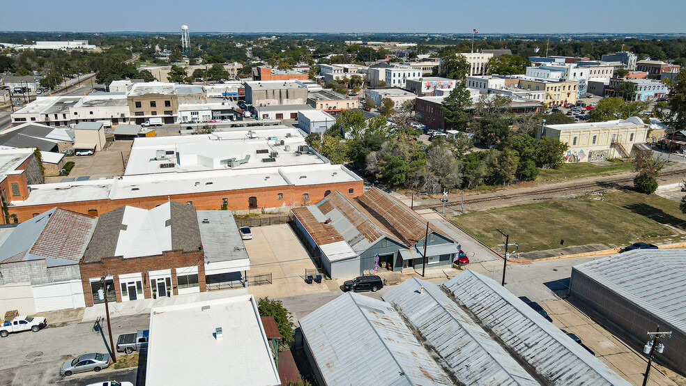 200 W First St, Brenham, TX en venta - Foto del edificio - Imagen 2 de 12