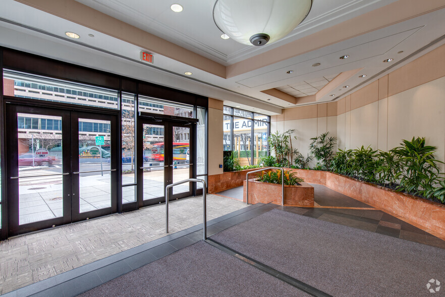 1 DuPont Cir NW, Washington, DC en alquiler - Lobby - Imagen 3 de 14