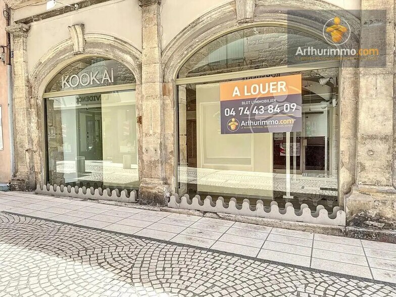 1 Rue Du Tribunal, Bourgoin-Jallieu en alquiler - Foto del edificio - Imagen 3 de 9
