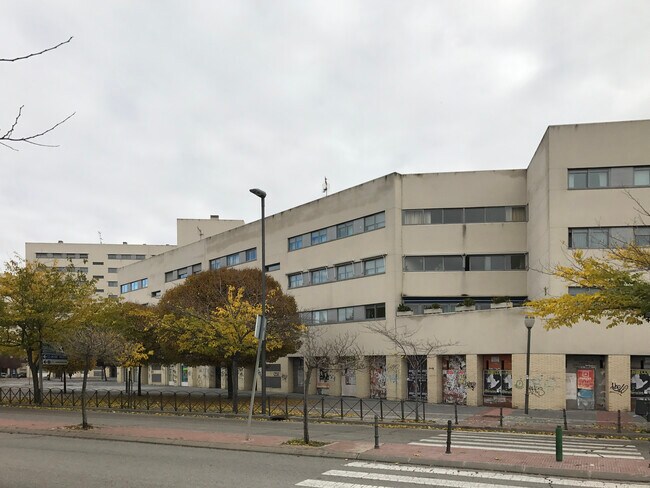 Más detalles de Glorieta Primero de Mayo, 3, Coslada - Edificio residencial​ en venta