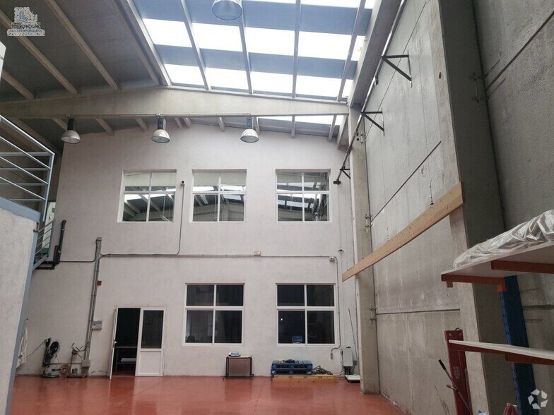 Nave en Velilla de San Antonio, Madrid en venta - Foto del edificio - Imagen 2 de 7