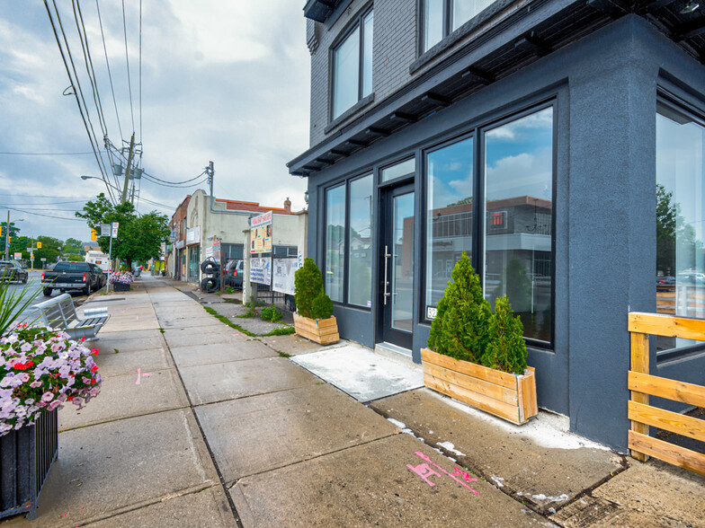 3224 Danforth Ave, Toronto, ON en venta - Foto del edificio - Imagen 2 de 39