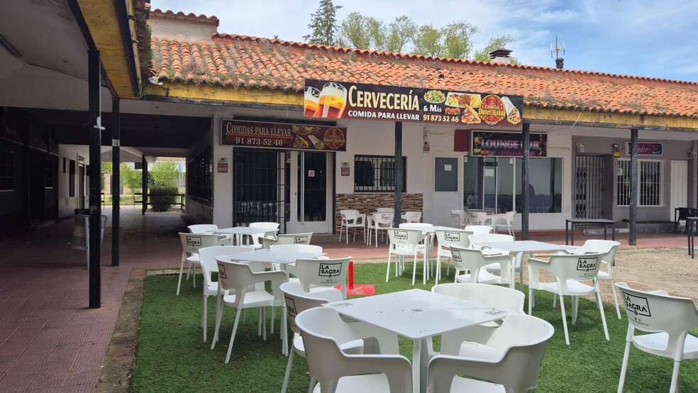Local en Nuevo Baztán, Madrid en venta - Foto del edificio - Imagen 2 de 2