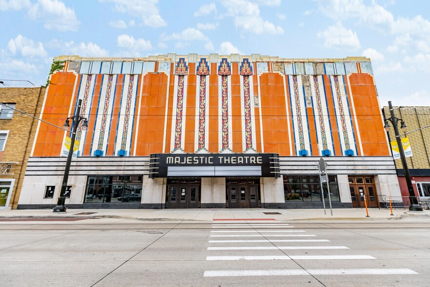 Majestic Complex cartera de 3 inmuebles en venta en LoopNet.es - Foto del edificio - Imagen 1 de 11