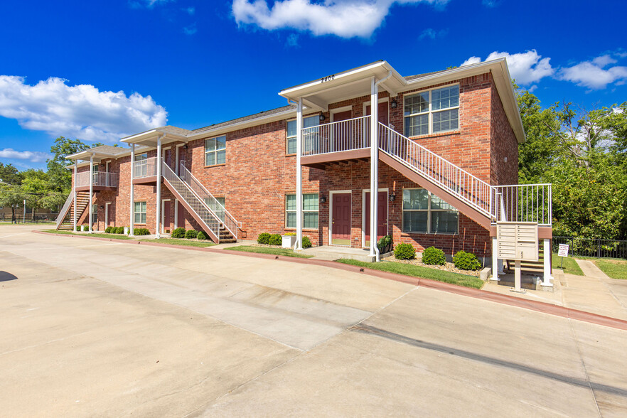 2400 Bryan St, Commerce, TX en venta - Foto del edificio - Imagen 2 de 13