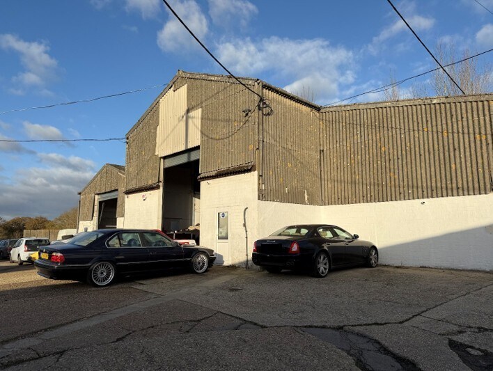 Units 13 &13b Ridge Farm, Horsham Rd, Dorking en alquiler - Foto del edificio - Imagen 1 de 7