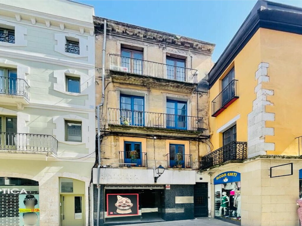 Edificio residencial en Figueres, Gerona en venta Foto principal- Imagen 1 de 22