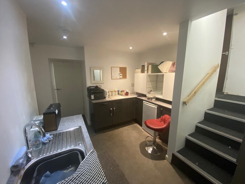 16 High St W, Glossop en alquiler - Foto del interior - Imagen 1 de 4