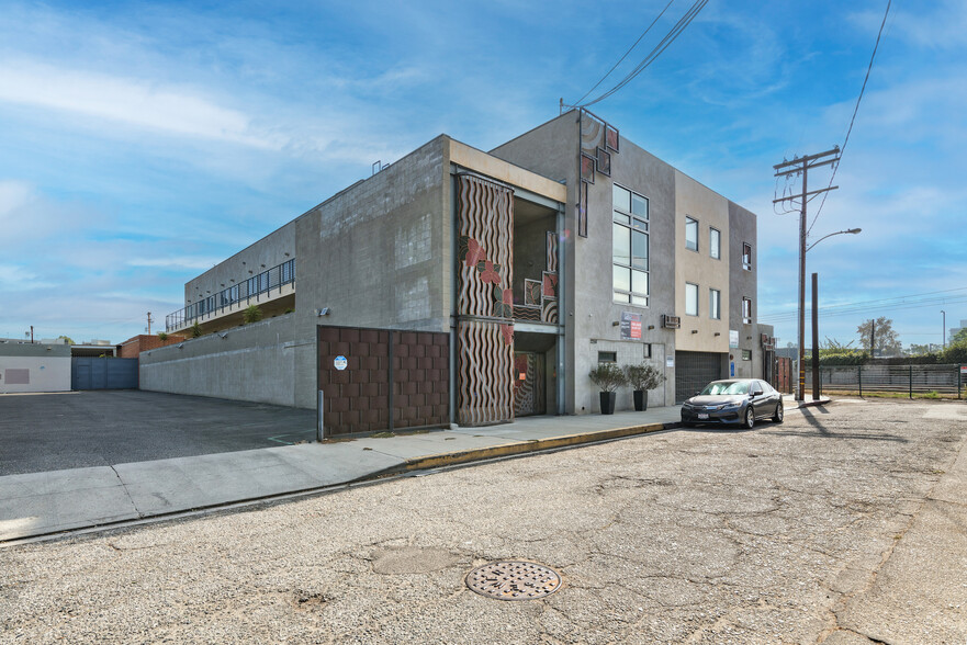 2256 Barry Ave, Los Angeles, CA en venta - Foto del edificio - Imagen 3 de 32