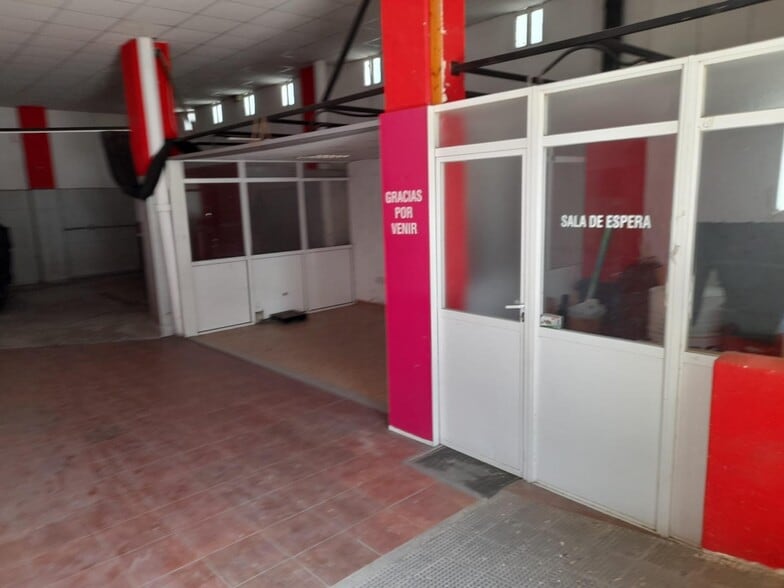 Local en Cáceres en venta - Foto del edificio - Imagen 3 de 8