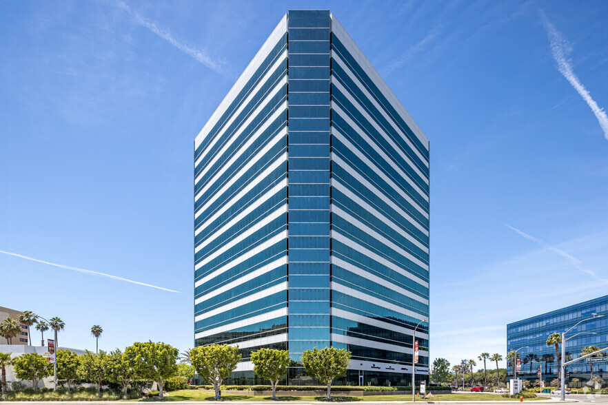 500 N State College Blvd, Orange, CA en alquiler - Foto del edificio - Imagen 3 de 10