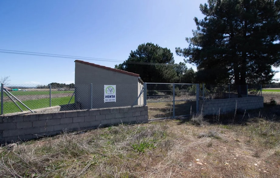 Nave en Fuenterrebollo, Segovia en venta - Foto del edificio - Imagen 3 de 8