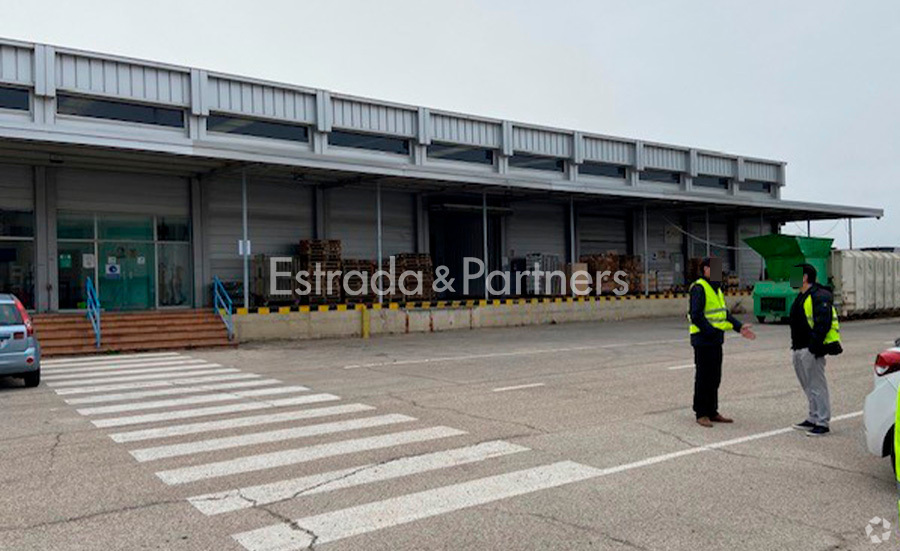 Naves en Azuqueca de Henares, GUA en alquiler - Foto del edificio - Imagen 2 de 8