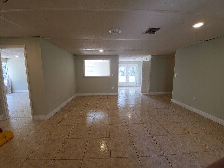 110 Bry Lynn Dr, Melbourne, FL en venta - Foto del interior - Imagen 3 de 6