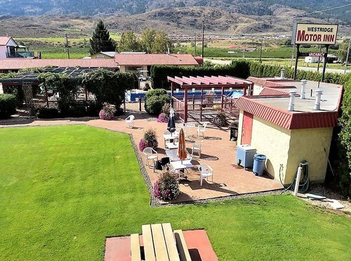 9913 Highway 3, Osoyoos, BC en venta - Foto del edificio - Imagen 2 de 17