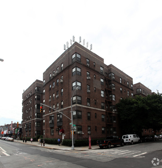 95-08 Queens Blvd, Rego Park, NY en alquiler - Foto principal - Imagen 1 de 2