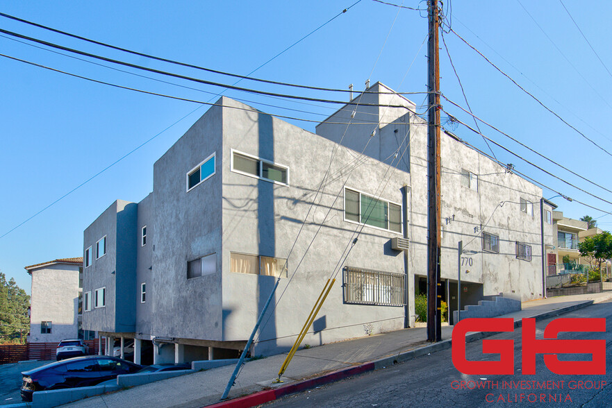 770 N Hill Pl, Los Angeles, CA en venta - Foto del edificio - Imagen 1 de 19