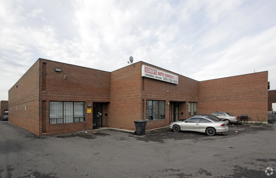 789 Arrow Rd, Toronto, ON en venta - Foto principal - Imagen 1 de 2