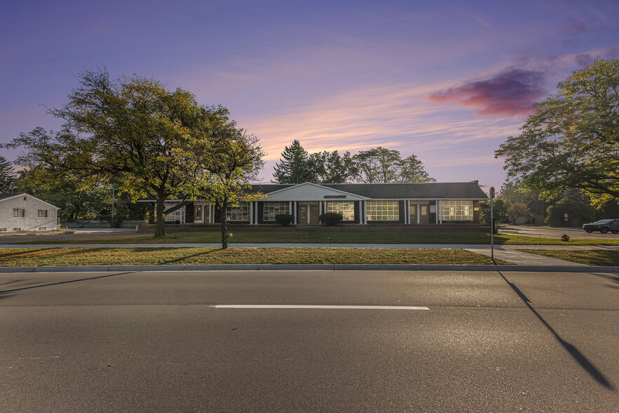 29906-29940 Orchard Lake Rd, Farmington Hills, MI en alquiler - Foto del edificio - Imagen 2 de 26