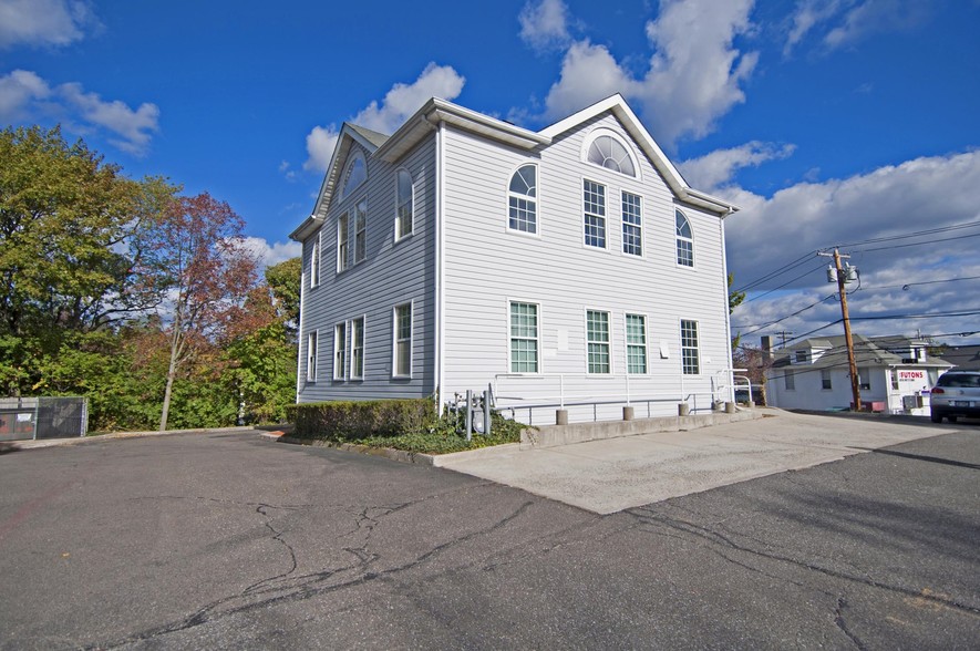 1000 Main St, Port Jefferson, NY en alquiler - Foto del edificio - Imagen 3 de 3