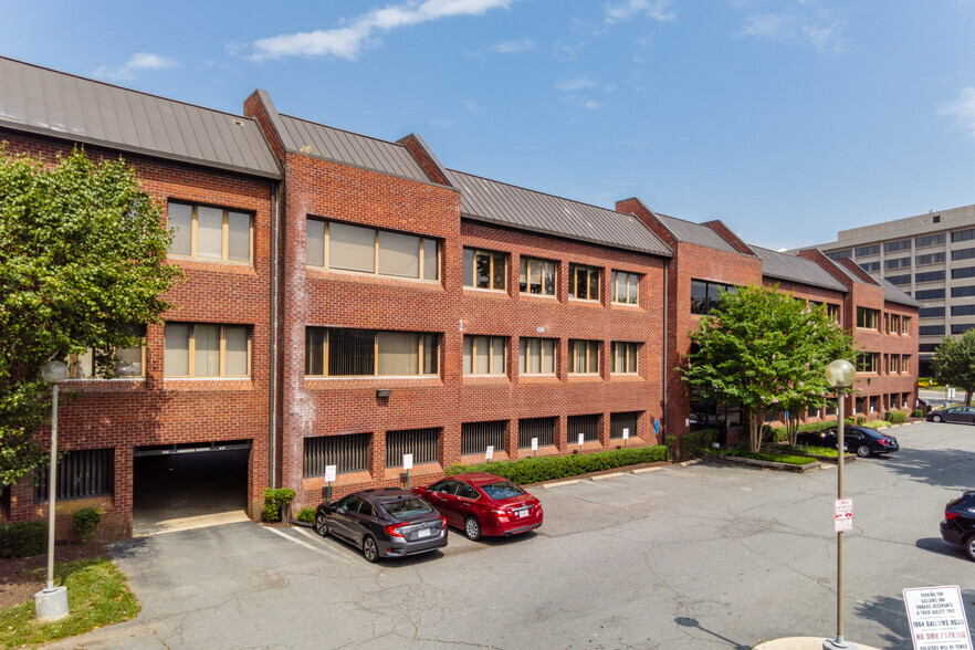 1964 Gallows Rd, Vienna, VA en alquiler - Foto del edificio - Imagen 3 de 25