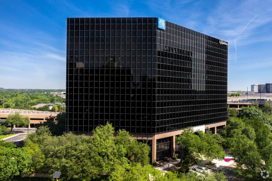 12201 Merit Dr, Dallas, TX en alquiler - Foto del edificio - Imagen 1 de 23