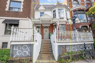 Más detalles de 5258 Av Du Parc, Montréal, QC - Local en venta