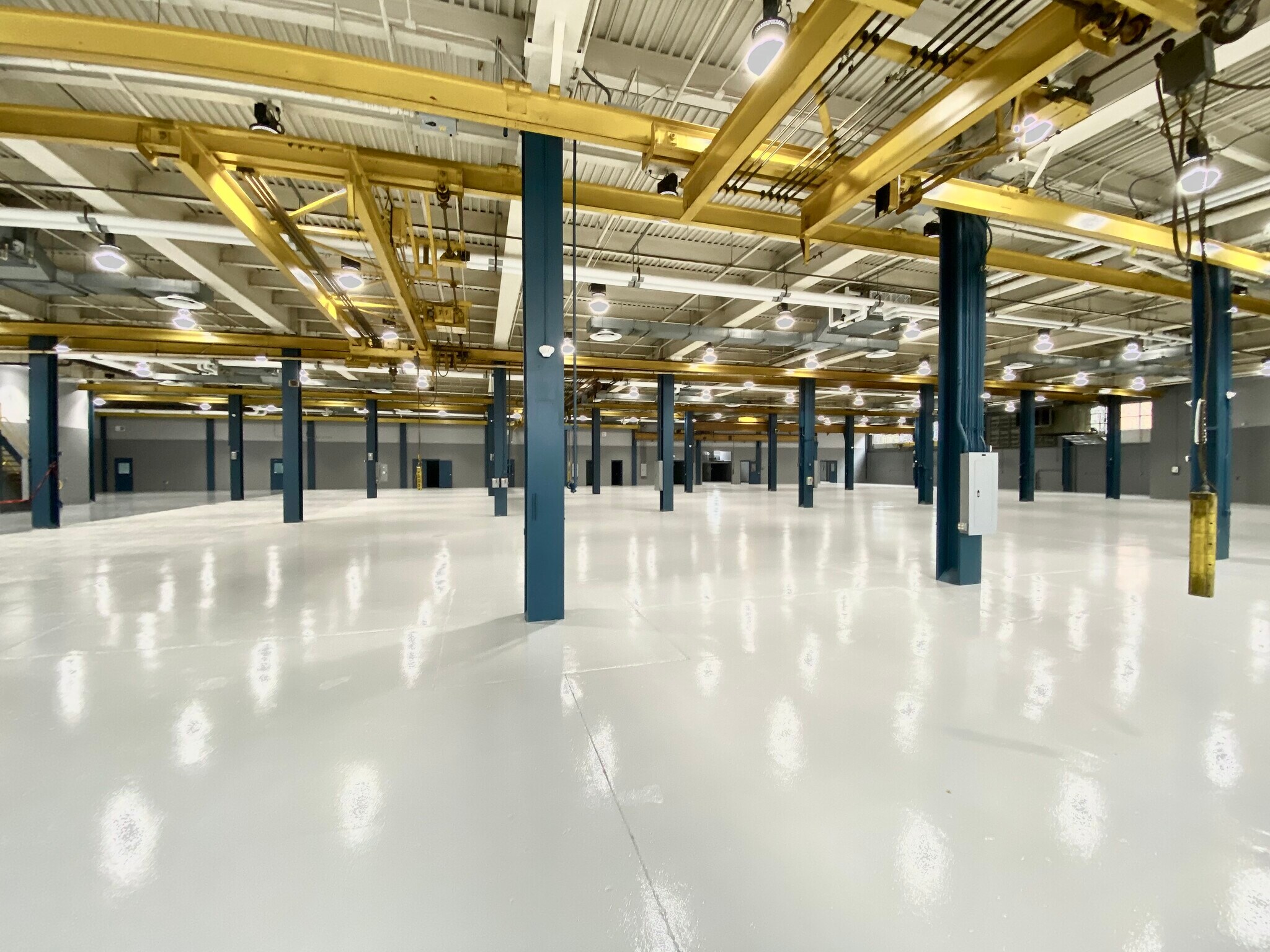 700 Braddock Ave, Turtle Creek, PA en alquiler Foto del interior- Imagen 1 de 4