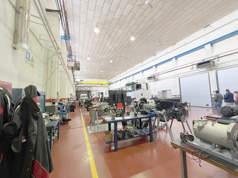 Nave en Leganés, Madrid en alquiler - Foto del edificio - Imagen 3 de 41