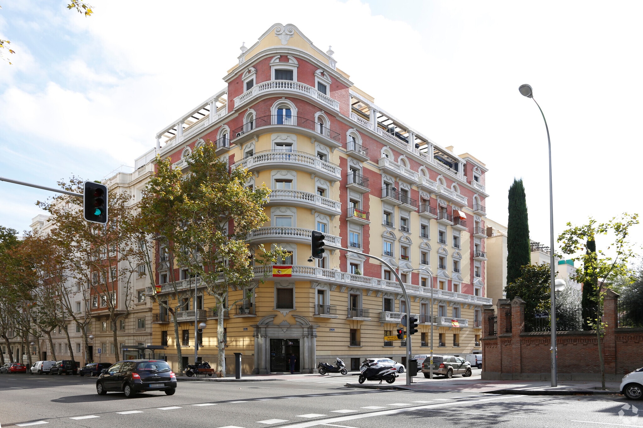 Edificio residencial en Madrid, Madrid en venta Foto principal- Imagen 1 de 2