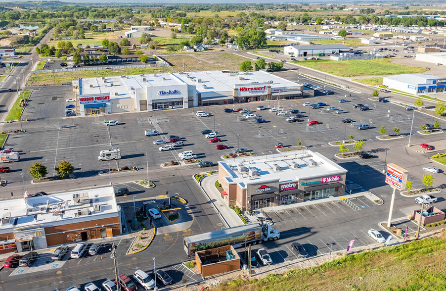 Ontario Retail Center cartera de 2 inmuebles en venta en LoopNet.es - Foto del edificio - Imagen 2 de 14