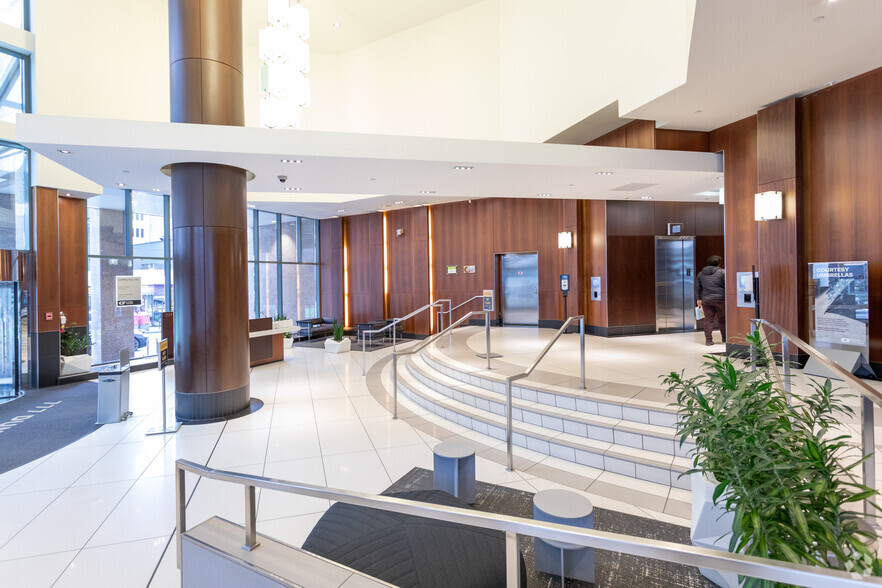 777 Dunsmuir St, Vancouver, BC en alquiler - Lobby - Imagen 3 de 6