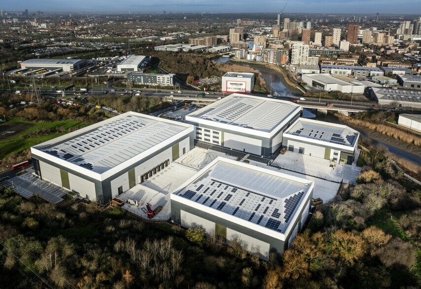 Jenkins Ln, Barking en alquiler - Foto del edificio - Imagen 3 de 15