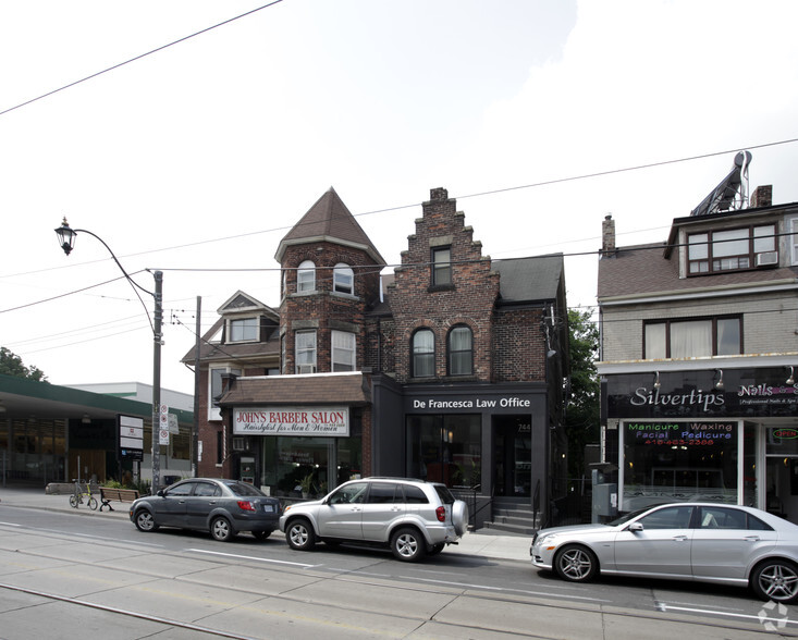 742-744 Broadview Ave, Toronto, ON en alquiler - Foto del edificio - Imagen 2 de 2