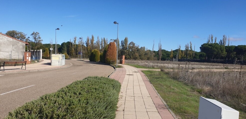 Terreno en Aldeamayor de San Martín, Valladolid en venta - Foto principal - Imagen 1 de 25