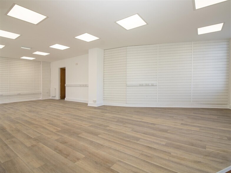 Vacant Retail Premises, Inverness en venta - Foto del edificio - Imagen 2 de 8