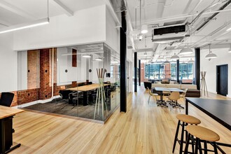 145 W 45th St, New York, NY en alquiler Foto del interior- Imagen 2 de 10