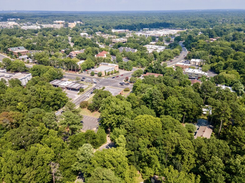 100 Meadowbrook Dr, Chapel Hill, NC en venta - Foto del edificio - Imagen 3 de 19