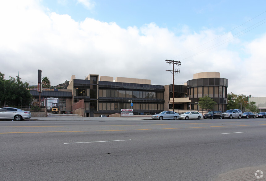 6708 Foothill Blvd, Tujunga, CA en alquiler - Foto del edificio - Imagen 1 de 7