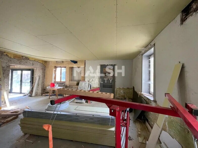 Local en Chazey-sur-Ain en alquiler - Foto del edificio - Imagen 2 de 11