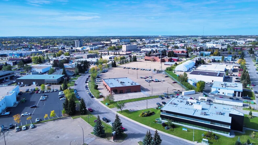 10289 172 St NW, Edmonton, AB en venta - Vídeo de anuncio comercial - Imagen 2 de 15