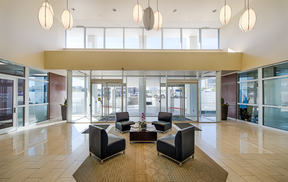 101 Summit Ave, Fort Worth, TX en alquiler - Foto del interior - Imagen 2 de 4