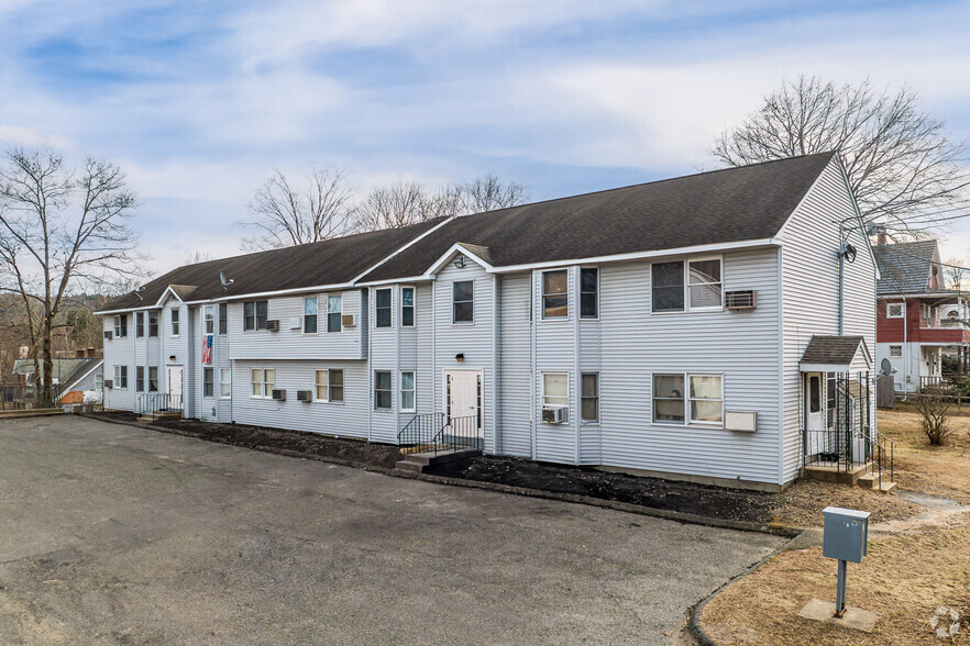 413 S Main St, Torrington, CT en venta - Foto del edificio - Imagen 1 de 23