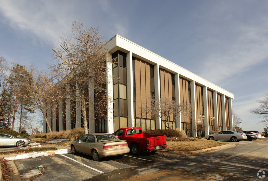 10802 Executive Center Dr, Little Rock, AR en alquiler - Foto del edificio - Imagen 3 de 5