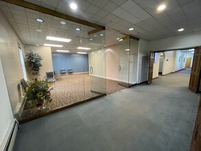 5555 Airport Hwy, Toledo, OH en alquiler Foto del interior- Imagen 2 de 22