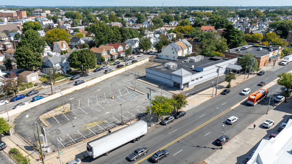 218-25 Hempstead Ave, Jamaica, NY en alquiler - Foto del edificio - Imagen 2 de 5