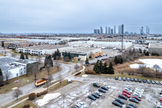 51 Four Valley Dr, Vaughan, ON - VISTA AÉREA  vista de mapa