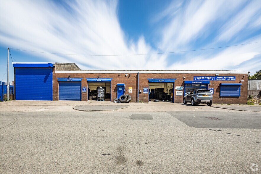 2-6 Brasenose Rd, Bootle en venta - Foto del edificio - Imagen 2 de 3